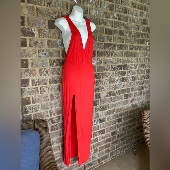 Superdown Erika Deep V Jersey Maxi in Red Size Medium New Never Worn - Picture 4 of 12